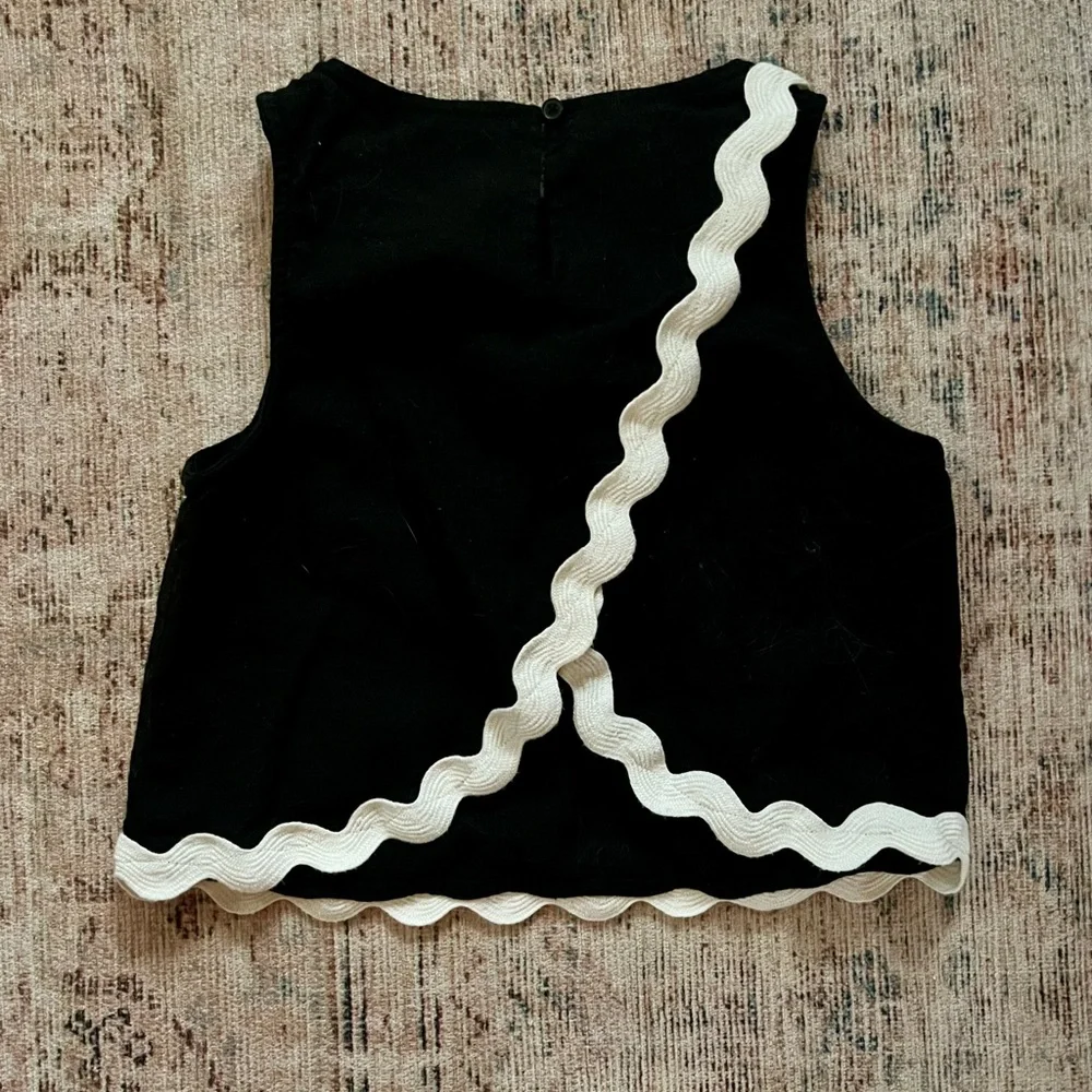 Old Navy Black Linen Tank Top with White Trim Girls